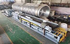 重鑫集團(tuán)銷(xiāo)售公司正式進(jìn)軍環(huán)保設(shè)備銷(xiāo)售領(lǐng)域，并在全國(guó)各主要環(huán)保工程類(lèi)項(xiàng)目中參與設(shè)備制造、設(shè)備安裝、工藝完善、設(shè)備運(yùn)營(yíng)調(diào)試等。